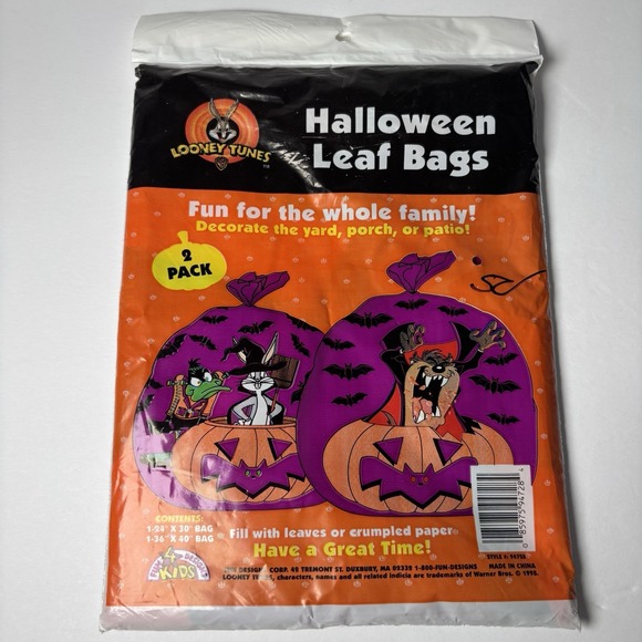 Kiola Designs Handbags - Vintage Looney Tunes Halloween 2 Leaf Bags Tazmanian Devil Bugs Bunny Daffy